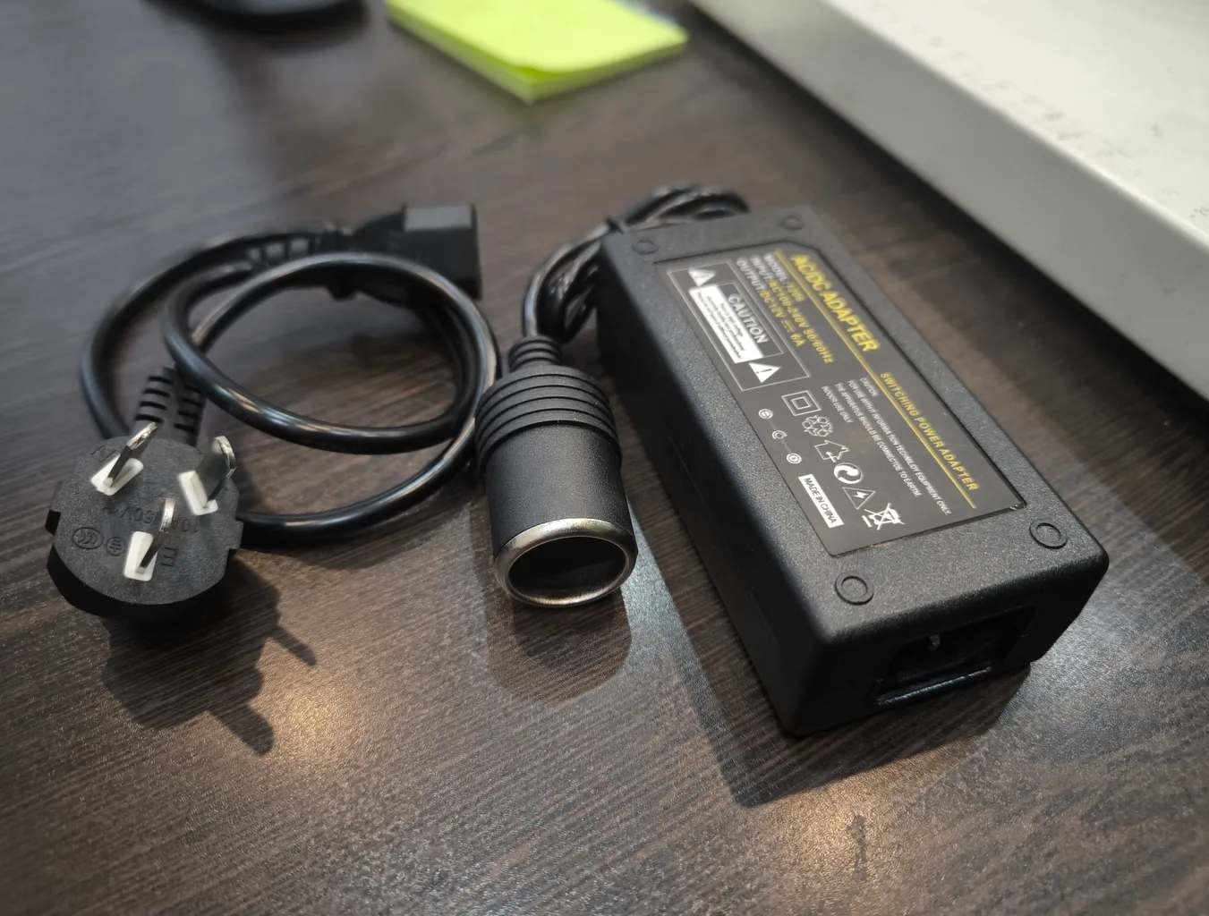 مبدل برق شهری به فندکی خودرو مدل c-98