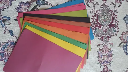 مقوا رنگی سایز ۳۴×۲۴ بسته ۲۰ عددی (۱۰ رنگ از هر کدام ۲ عدد)