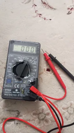 مولتی متر دیجیتال تی اس آی مدل DT832