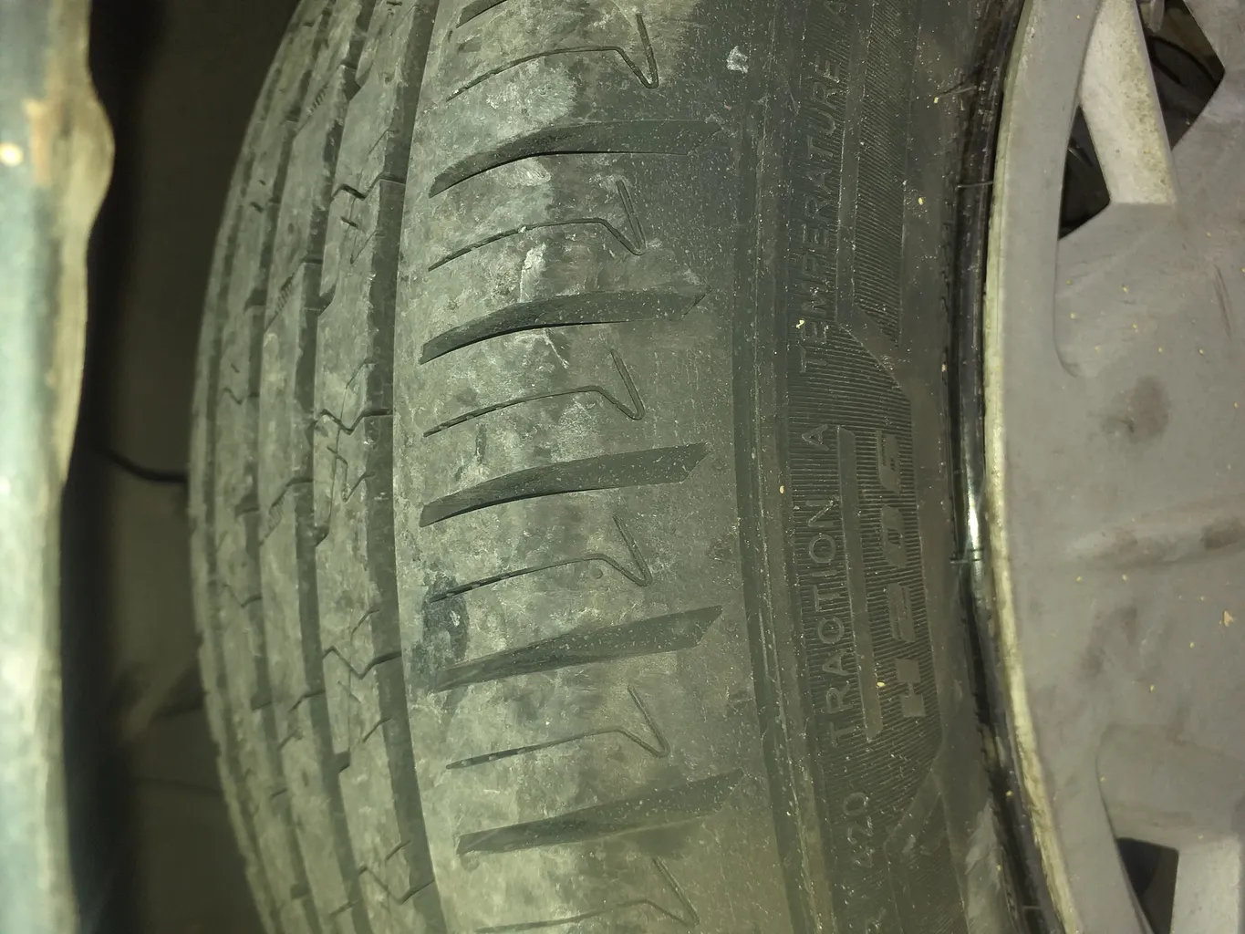 لاستیک خودرو هابیلد مدل H202 سایز 165/65/13 - دو حلقه