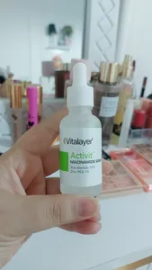 تجریه خرید سرم آبرسان پوست ویتالیر مدل نیاسینامید مناسب برای پوست های دارای جوش حجم 30 میلی لیتر