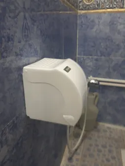 جای دستمال توالت سنی پلاستیک مدل Madis 4408