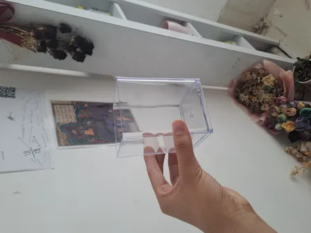 استند لوازم آرایشی مدل M