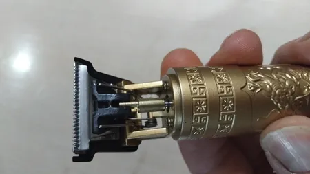 ماشین اصلاح موی صورت مدل V-T9