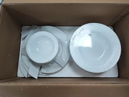 سرویس غذاخوری 28 پارچه چینی زرین ایران سری رادیانس مدل White 2 درجه عالی