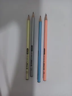 مداد آریا مدل متالیک مجموعه 4 عددی