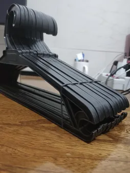 چوب لباسی مدل KM بسته 12 عددی