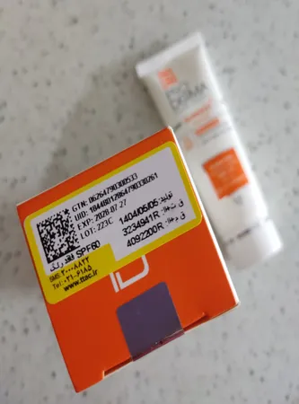 کرم ضدآفتاب و مرطوب‌کننده پرودرما مدل SPF60، حجم 40 میلی‌لیتر