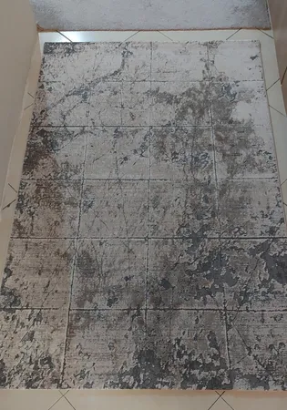 فرش ماشینی ابریشمی پرشین طرح وینتیج کد 90045 زمینه طوسی