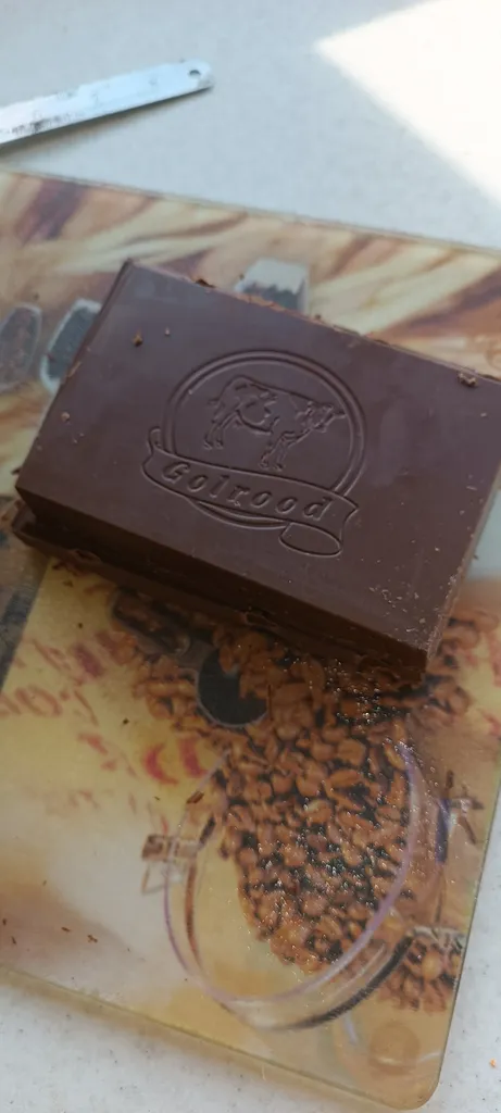 شكلات تخته ای لوكس شیری گلرود - 1 کیلوگرم