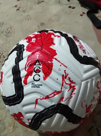 توپ فوتبال مدل پریمیر لیگ 2024