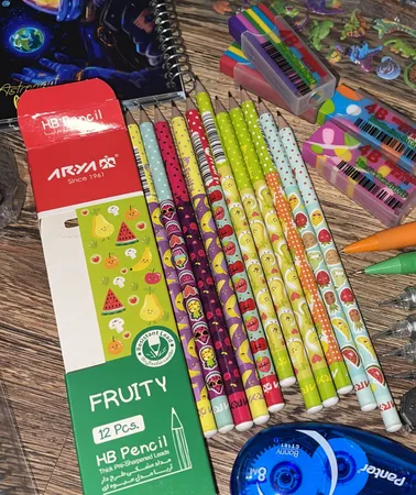 مداد مشکی آریا مدل FRUITY بسته 12 عددی