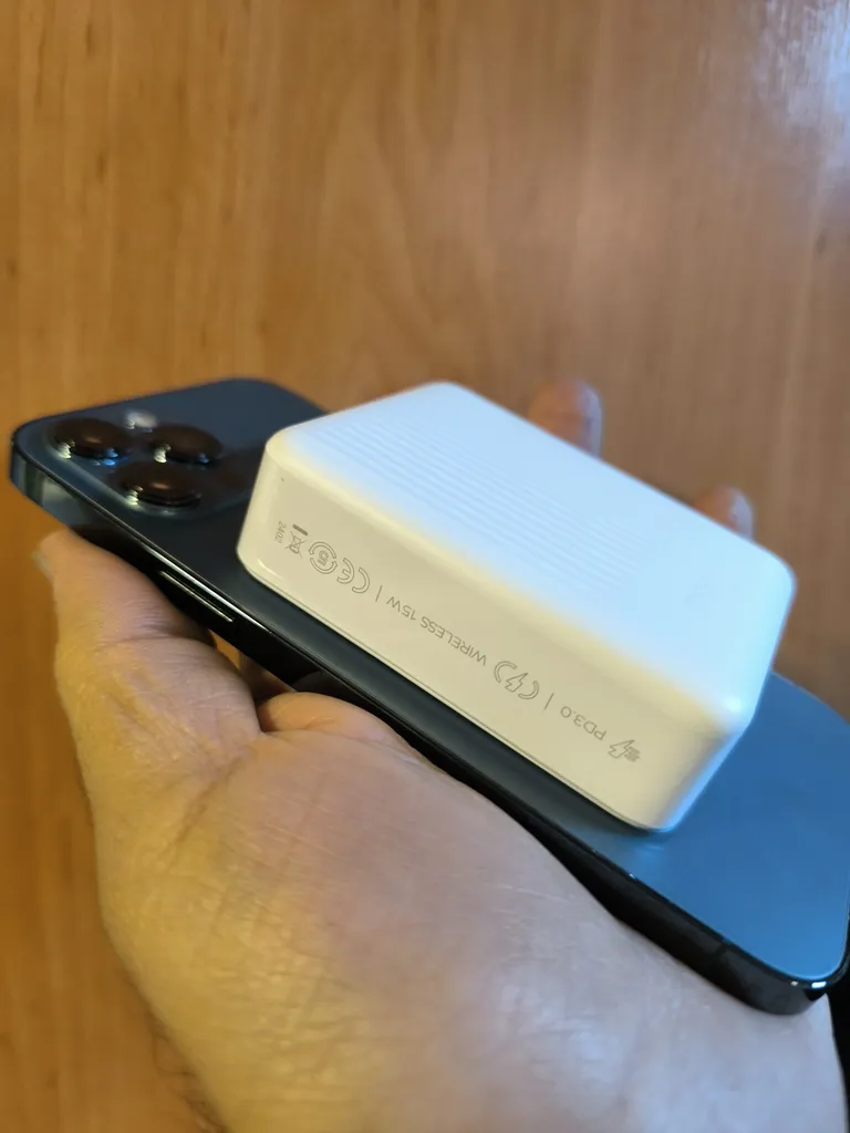 پاوربانک 15 وات ماموکس مدل IP-W ظرفیت 10000 میلی آمپر ساعت