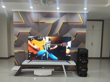 میز تلویزيون راهپود مدل آفتابگردان به همراه طبقه دیواری