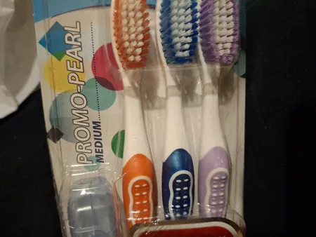 مسواک کانفیدنت مدل Promo Pearl با برس نرم بسته 3 عددی