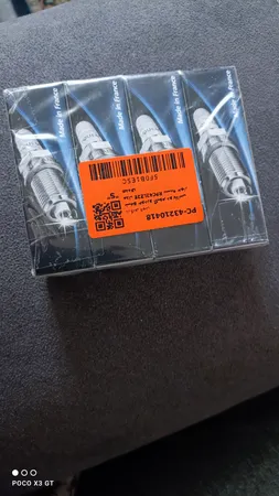 شمع خودرو اکیوم دو پلاتین مدل RFC42LZ2E بسته چهار عددی