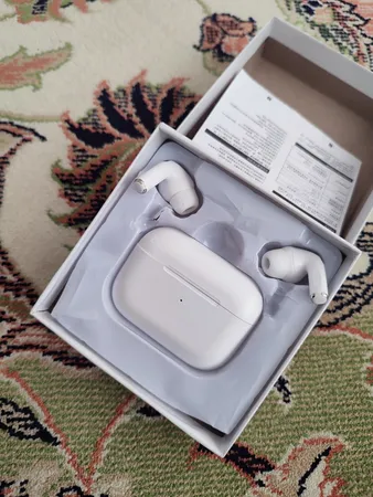 هدفون بلوتوثی مدل AirPods Pro 2nd Generation همراه با محفظه شارژ