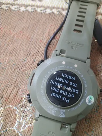 ساعت هوشمند مدل G͏9͏9͏ U͏ltra دارای کنترل موزیک، فشار خون، گام شمار، مکالمه بلوتوثی، پشتیبانی از زبان فارسی، قابلیت تغییر تصویر زمینه، بند سیلیکون