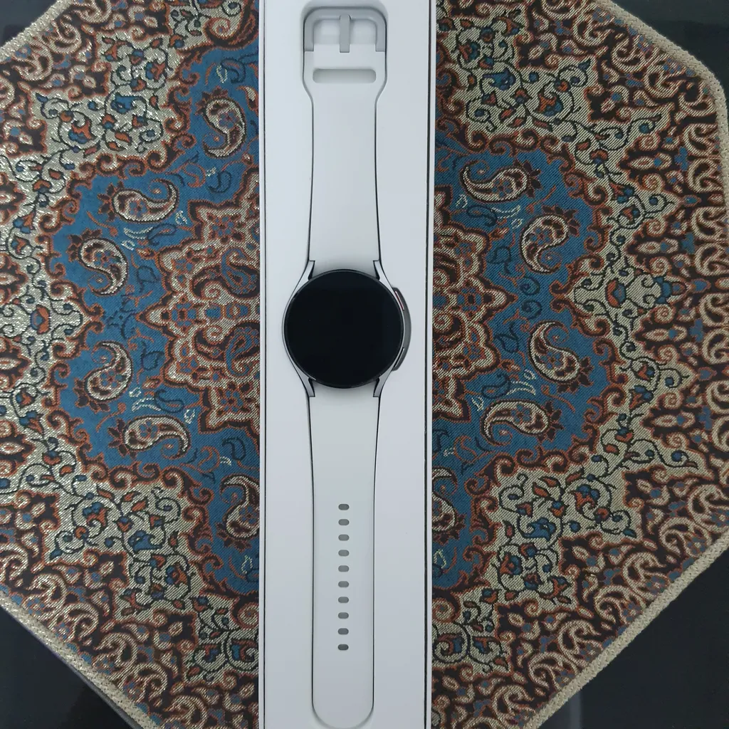 ساعت هوشمند 40 میلی‌متری سامسونگ مدل Galaxy Watch4 با بند سیلیکونی