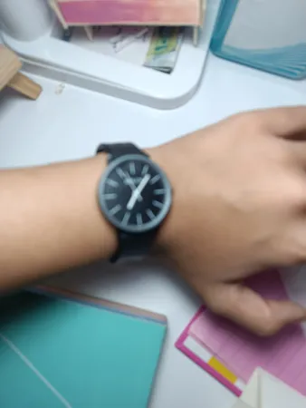 ساعت مچی عقربه ای مدل بلون کد 01