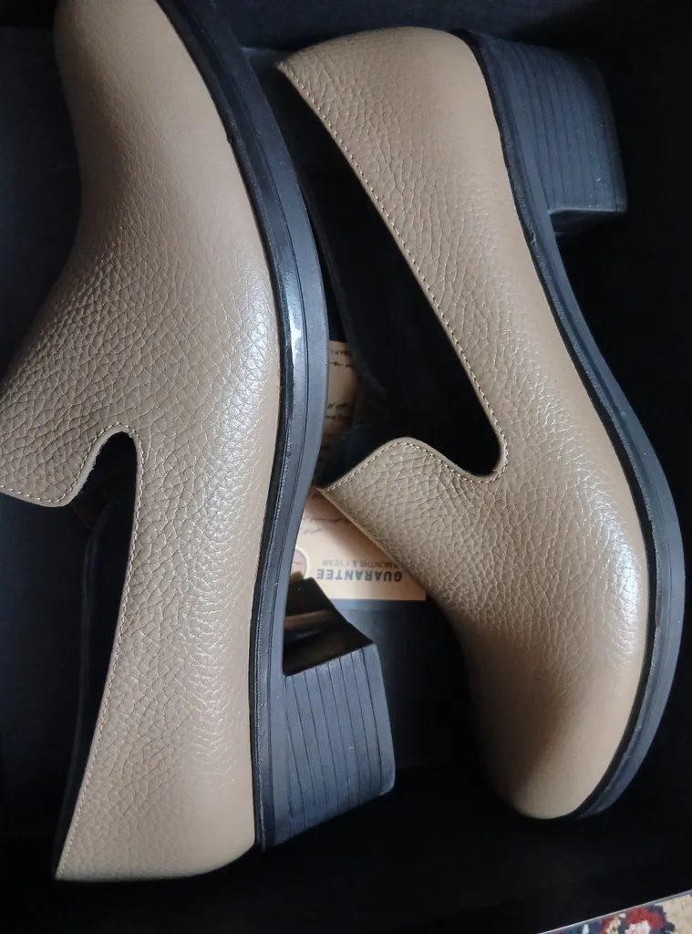 کفش زنانه چرم عطارد مدل چرم طبیعی کد SH170