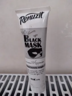 ماسک صورت رینوزیت مدل carbon active حجم 100 میلی لیتر