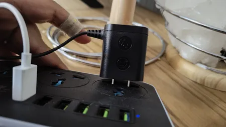 چندراهی برق مدل AUTO max 3.4A