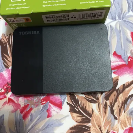 هارد اکسترنال توشیبا مدل Canvio Ready ظرفیت یک ترابایت دارای رابط USB Type-A 3.2