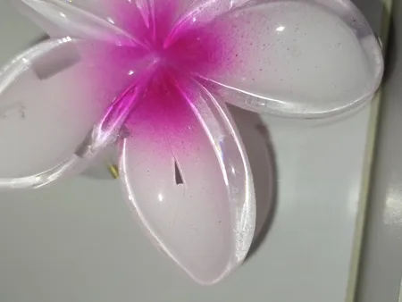 کلیپس مو زنانه مدل گل پلومریا کد brg 410