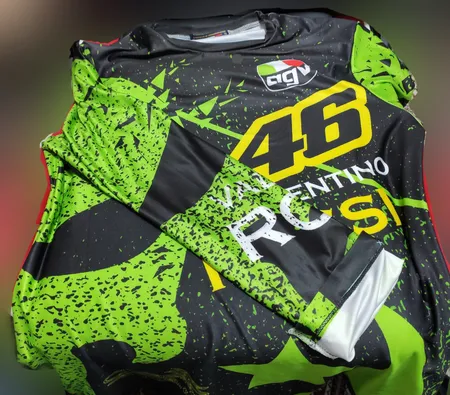 لباس موتور سواری مدل والنتینو روسی 46