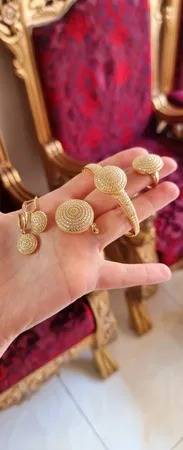 گوشواره طلا 18 عیار زنانه طلای مستجابی مدل آوا تراش کد 16