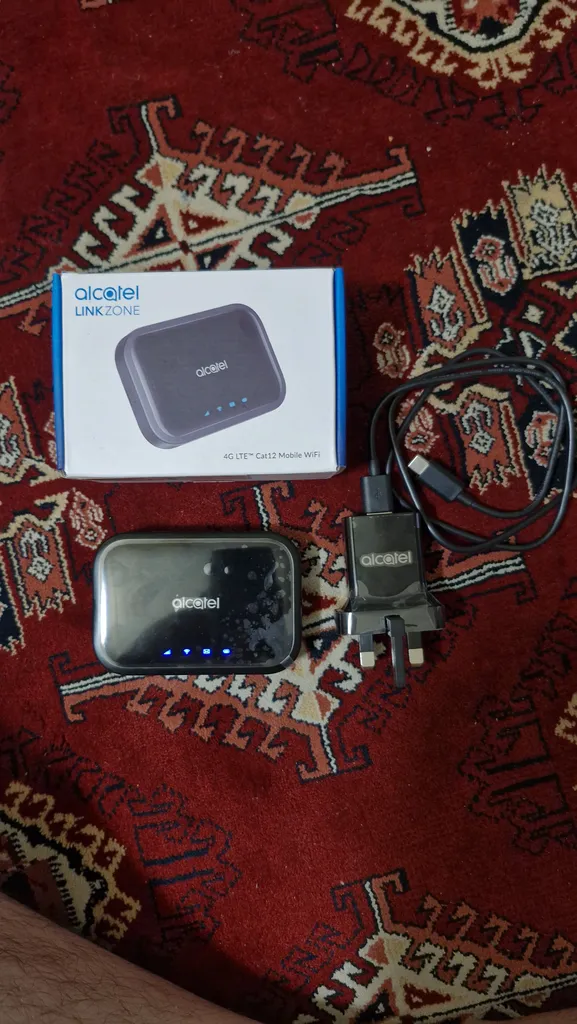 مودم همراه 4G آلکاتل مدل MW12VK CAT12