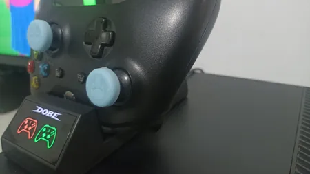 پایه شارژر دسته بازی ایکس باکس وان X / S دابی مدل TYX-19006