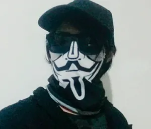 تجریه خرید دستمال سر و گردن هاماگراف مدل انانیموس