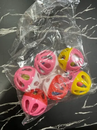 اسباب بازی گربه و سگ توپ زنگوله دار مدل Plastic Bell Balls بسته 6 عددی
