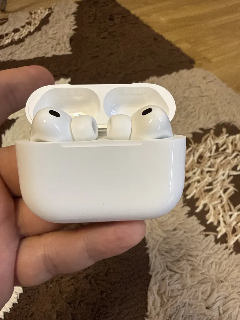 هدفون بلوتوثی اپل مدل AirPods Pro 3