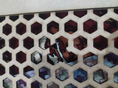 پایه نگهدارنده لپ تاپ آرسی مدل لانه زنبوری