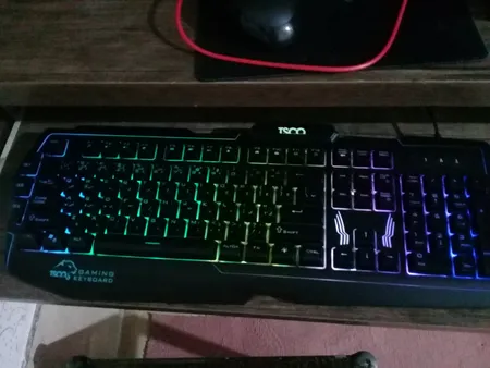 کیبورد گیمینگ تسکو مدل TK 8121، سوییچ ممبران، Full-Size، نورپردازی LED RGB