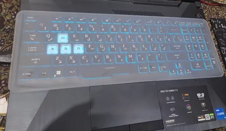 برچسب حروف فارسی کیبورد طرح مات به همراه محافظ کیبورد مناسب برای لپ تاپ 15.6 اینچ