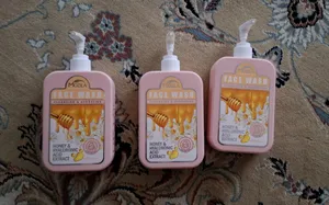 تجریه خرید ژل شست‌وشوی صورت موزیلا مدل هیالورونیک اسید و عسل حجم 400 میلی‌لیتر