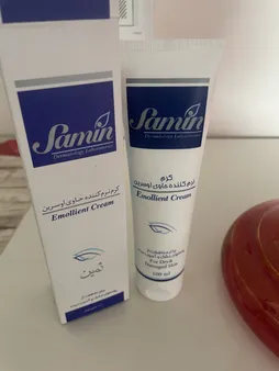 کرم نرم‌کننده اوسرین و اوره 5درصد ثمین مناسب پوست خشک و آسیب‌دیده حجم 100 میلی‌لیتر