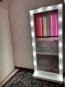 آینه مدل چراغ دار با پایه