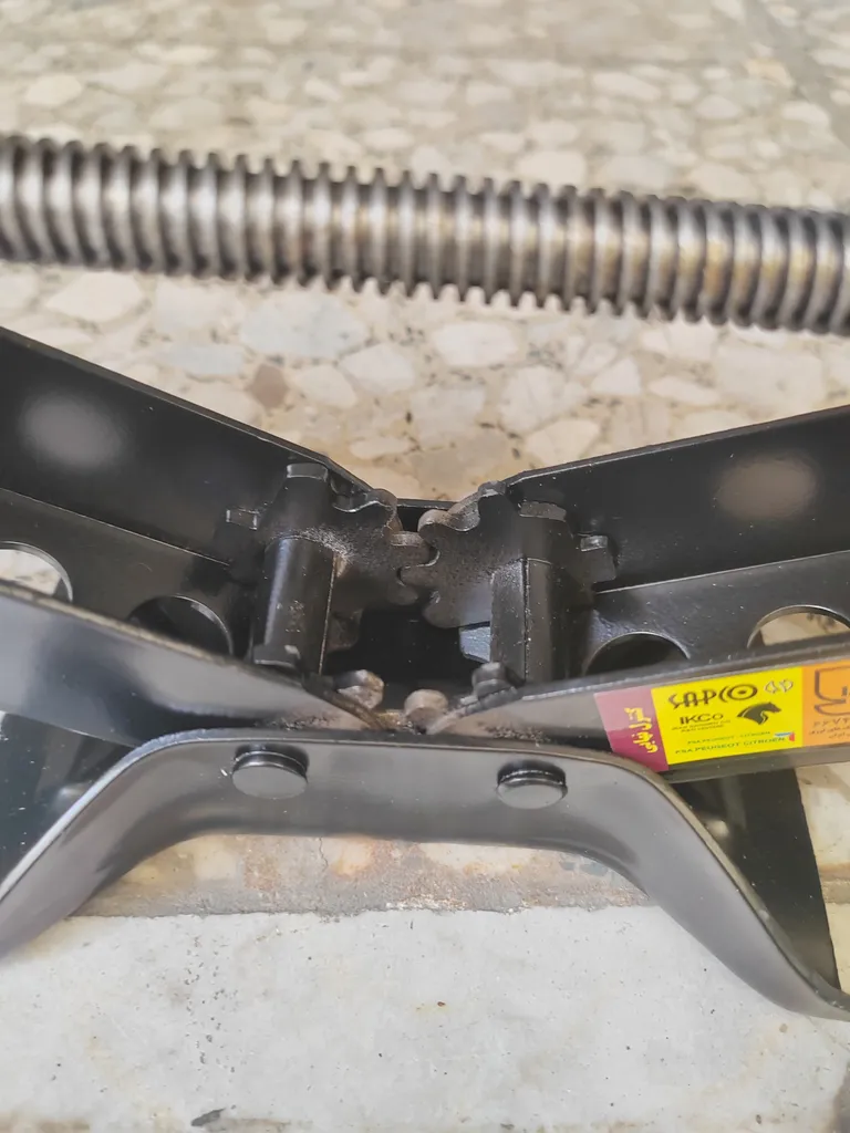 جک خودرو مدل 01 ظرفیت 2 تن