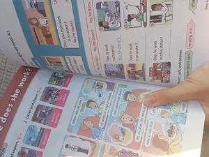 تجریه خرید کتاب Family and Friends 2 اثر Naomi Simmons انتشارات هیتا 2 جلدی