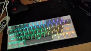 تجریه خرید کیبورد گیمینگ ردراگون مدل K617 FIZZ، سوییچ مکانیکال قرمز، Tenkeyless، نورپردازی RGB