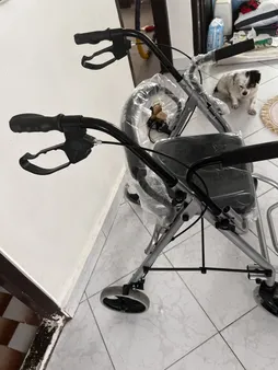 واکر تاشو مدل HM