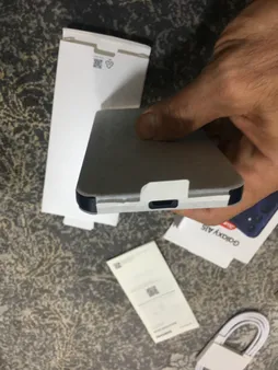 گوشی موبایل سامسونگ مدل Galaxy A15 دو سیم کارت ظرفیت 128 گیگابایت و رم 4 گیگابایت به همراه شارژر سامسونگ - ویتنام