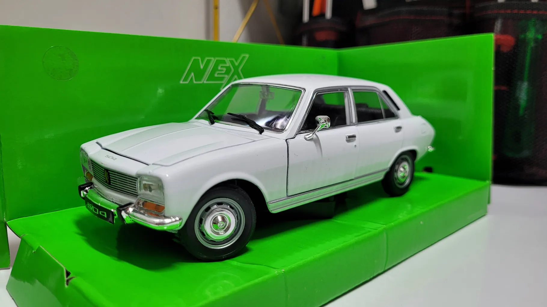 ماشین بازی ولی مدل Peugeot 504 1975