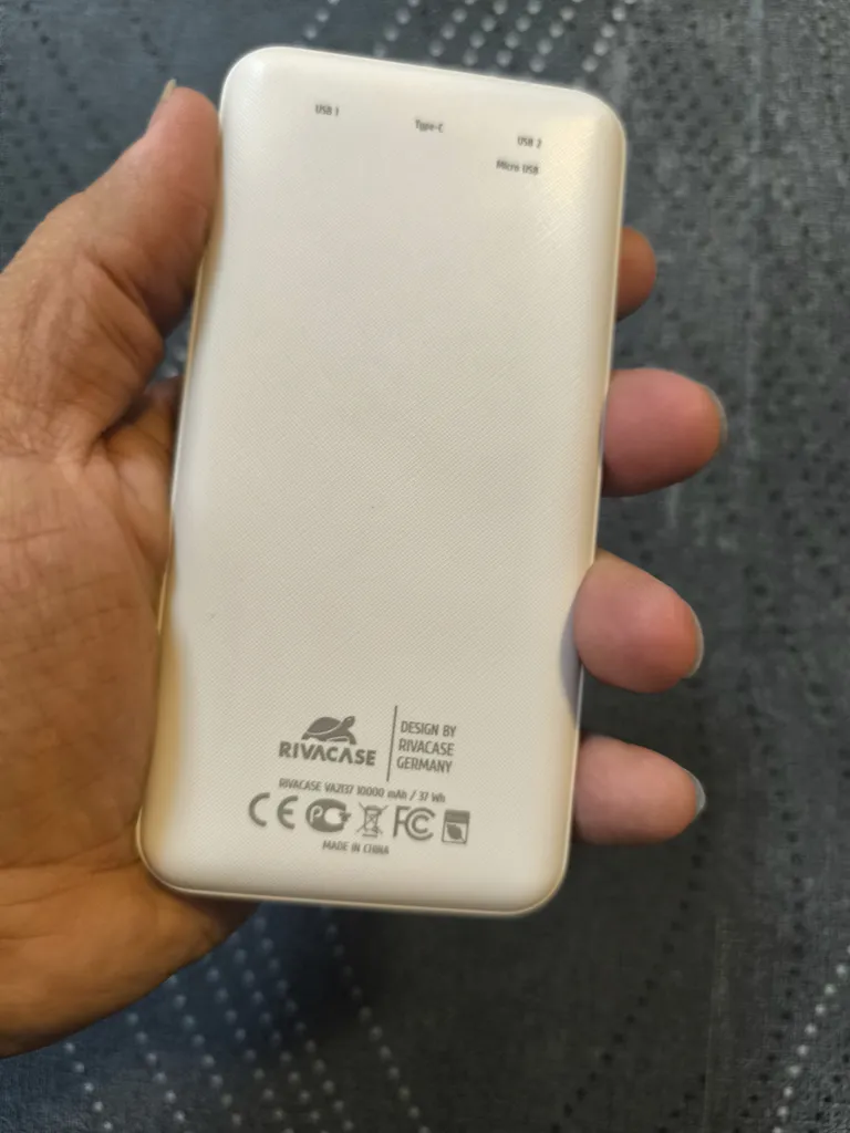 پاوربانک ریوا کیس مدل VA 2137 طرفیت 10000 میلی آمپر ساعت