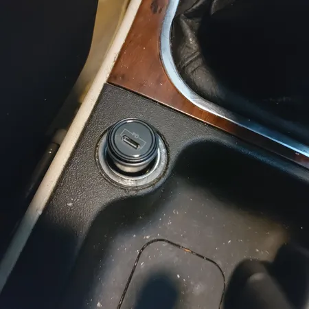 شارژر فندکی مک دودو مدل CC-7490